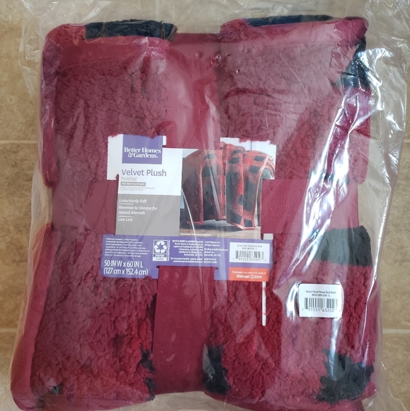Sherpa Velvet Plush Throw Blanket 50" x 60" NWT Buffalo Check Red & Black - Picture 3 of 8